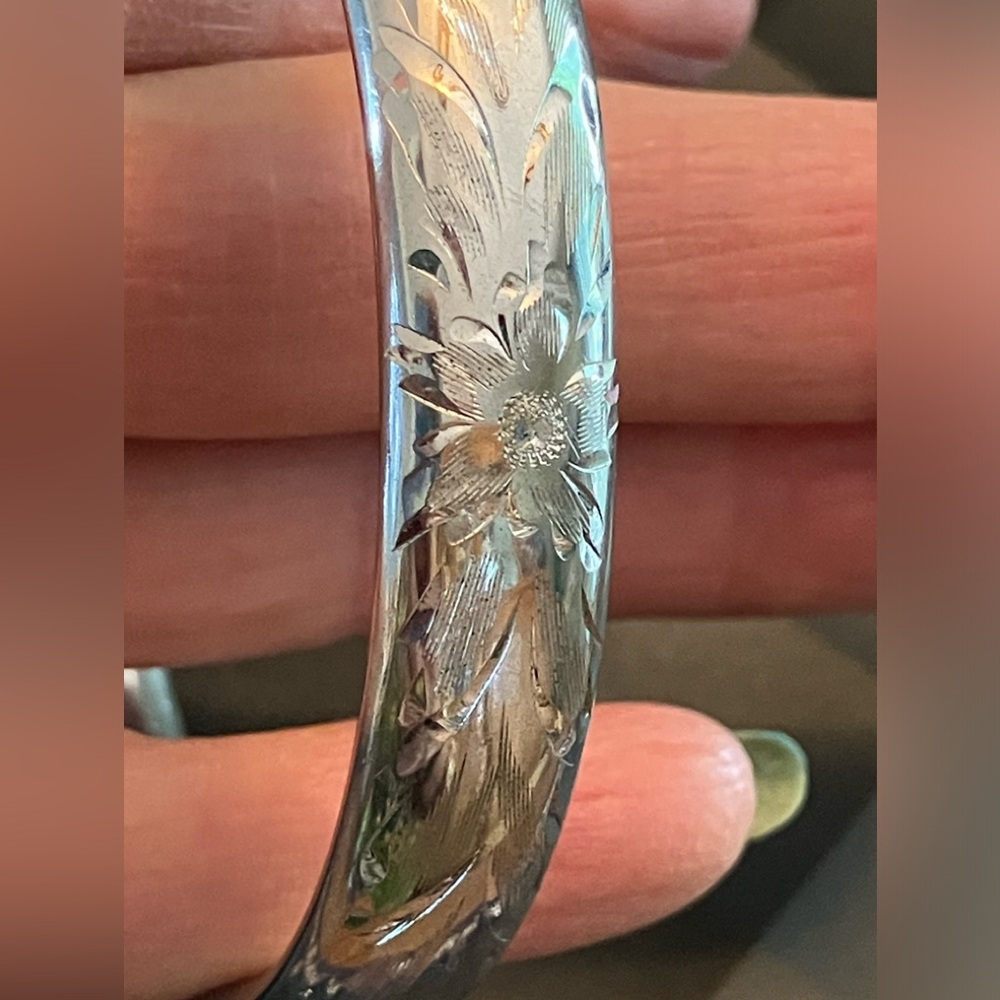 Classic Sterling Silver Polished Bangle Bracelet with Floral Design